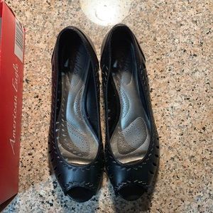 American Eagle women’s black shoes